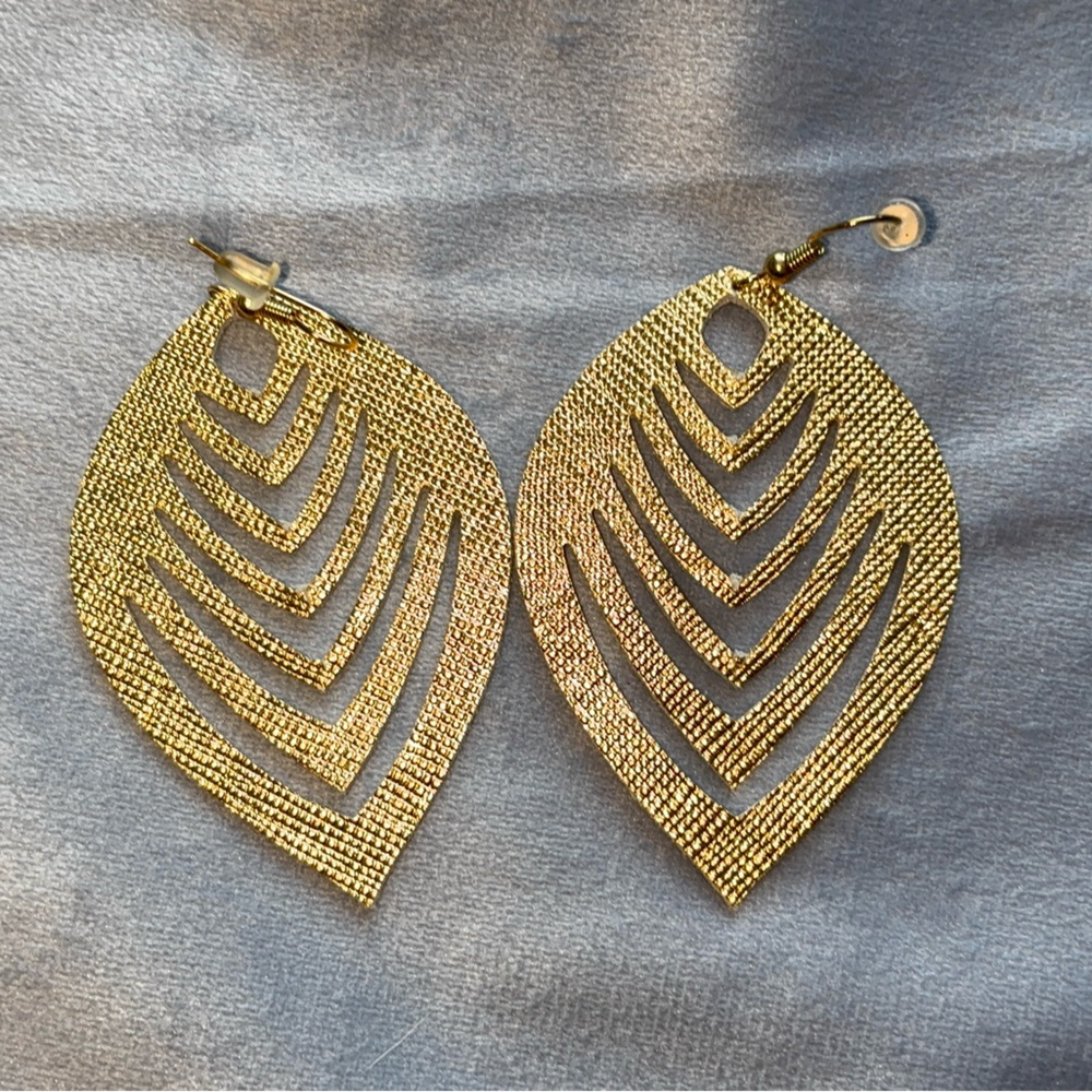 Gold Leaf Filigree Drop Earrings - Women Jewelry